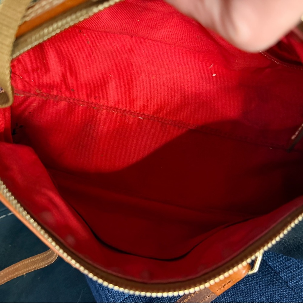 Vintage Dooney & Bourke Pebbled Leather Barrel Bag - Picture 9 of 15